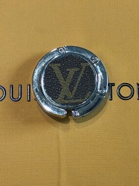 Louis Vuitton Glossy Purse Hanger, Bag Hook Holder, Bag Holder, Silver Tone